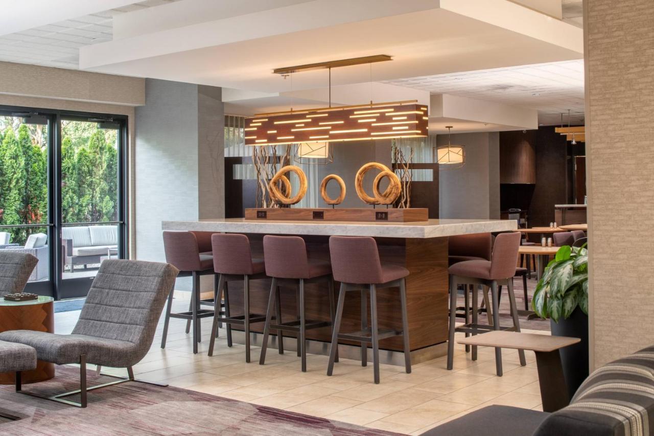 Courtyard By Marriott Airport Hotel 3*