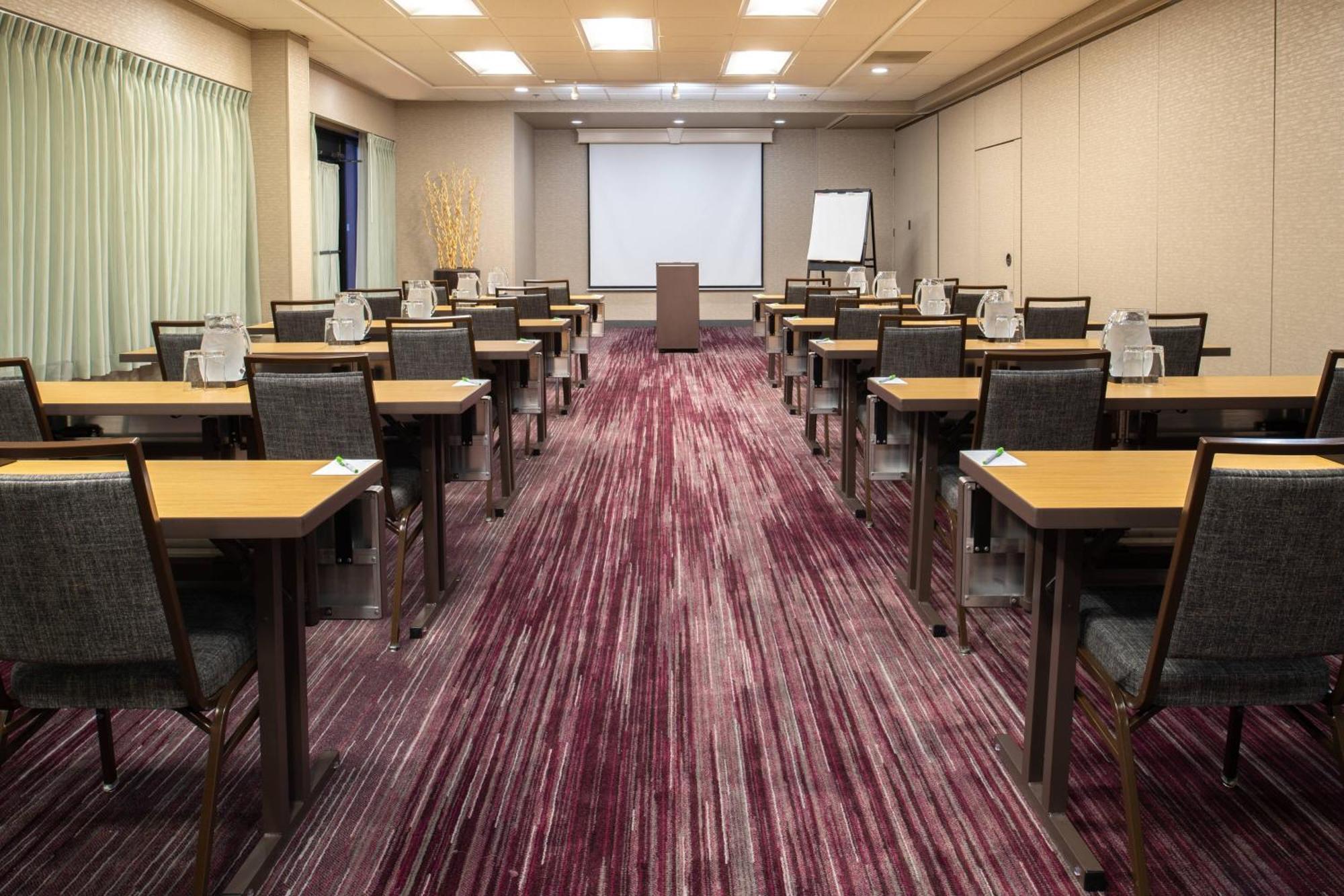 Hotel Courtyard By Marriott Airport Portland