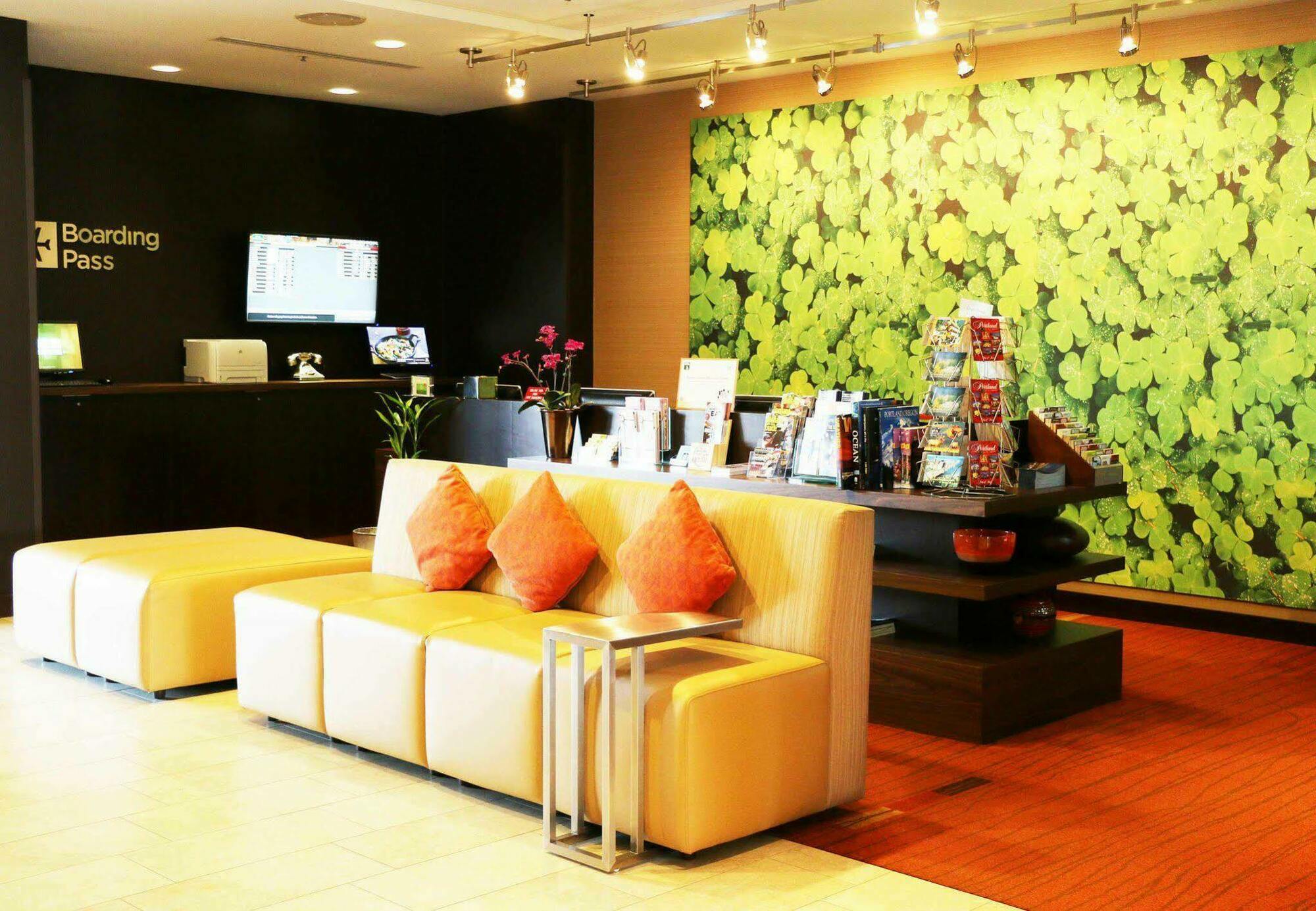 Courtyard By Marriott Airport Portland